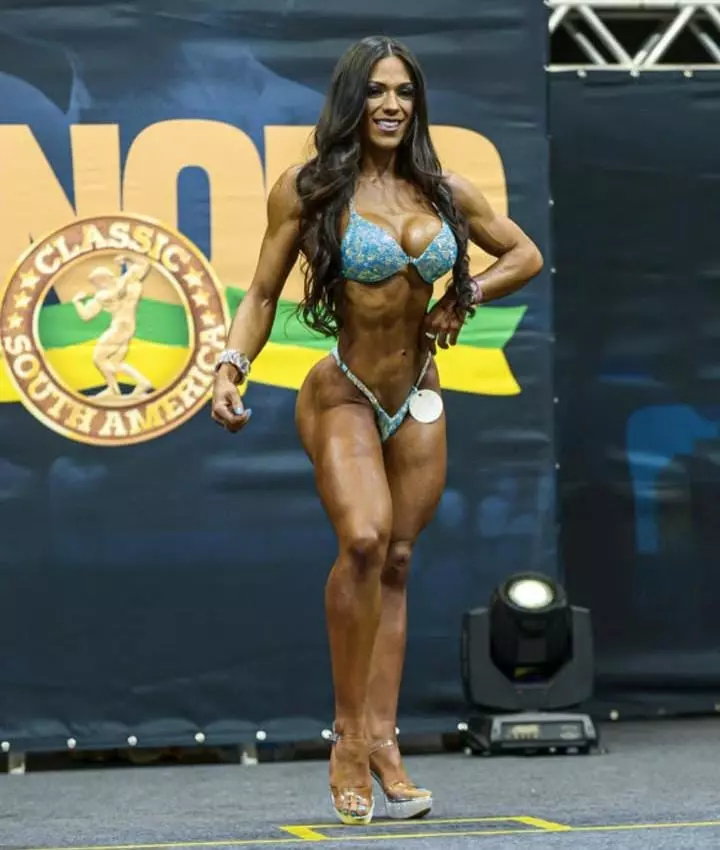 Campeã de fisiculturismo será musa no Carnaval Mineiro! Sabrina Tellini estreia na Saci Pô em 2026